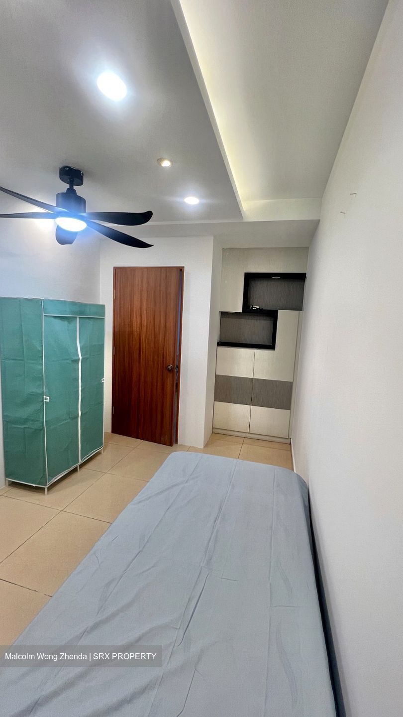 The Esparis (D18), Condominium #626991181